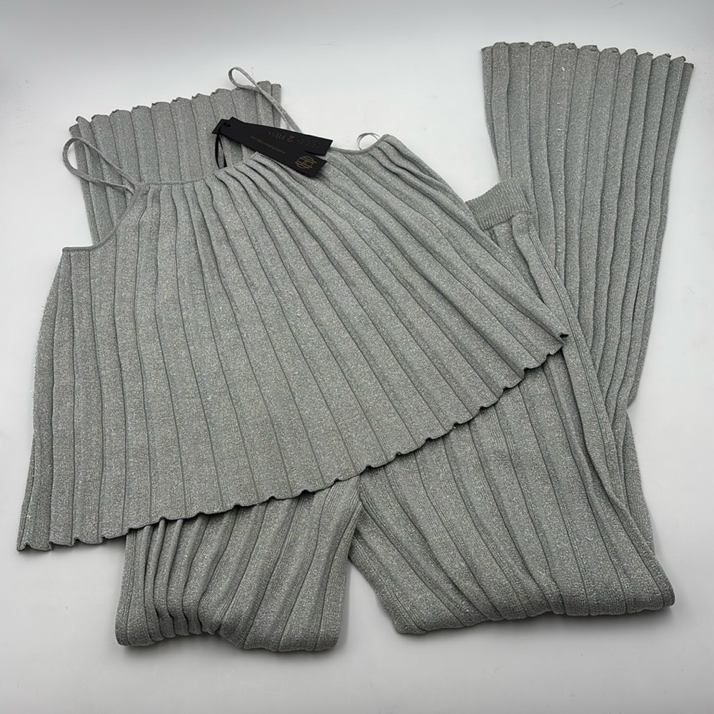 House of Harlow 1960 2 Pc Crop Top Flared Pants Set